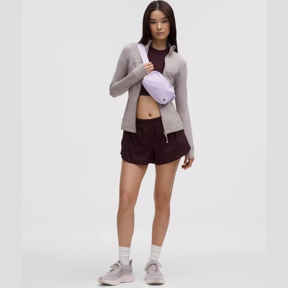 Lululemon Arhletica Everywhere Belt/Sling Bag 1L | Lavender Frost | NEW/NWT!! - Picture 15 of 16